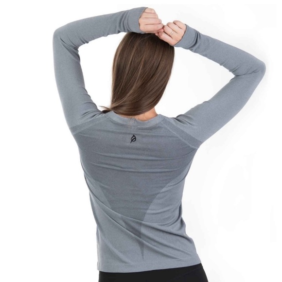 P’tula Reenergize Seamless Full Length Shirt - Heathered Charcoal - Picture 2 of 11